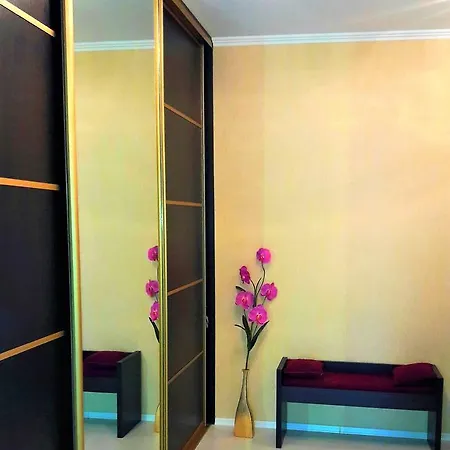 Flora Apartment